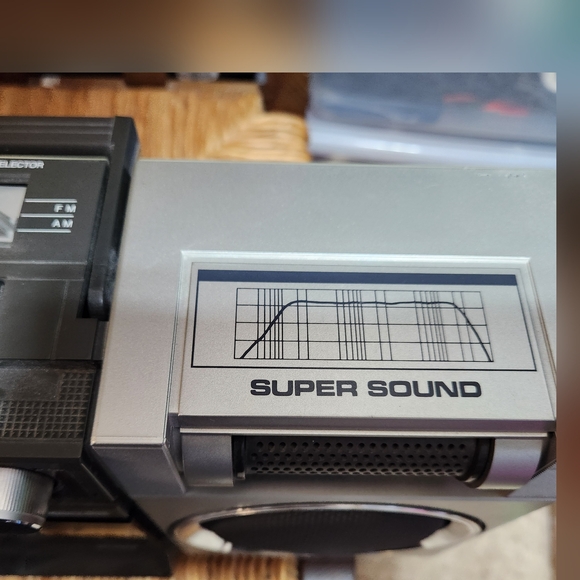 VINTAGE MONTGOMERY WARD BOOMBOX - Picture 8 of 16